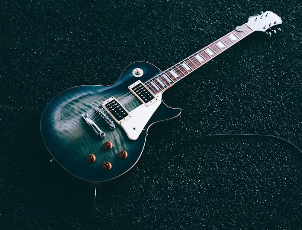 Revisa el acabado SCHECTER